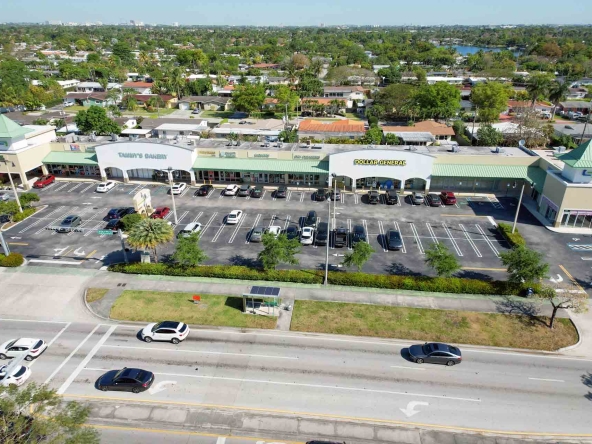 shopping center for rent in Miami